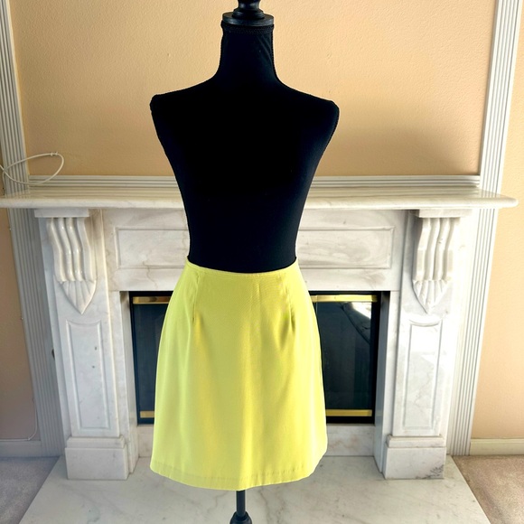 Lime Green Mini Skirt - size 10 - Picture 1 of 6
